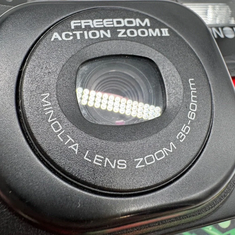 Minolta Freedom Action Zoom II Date 35mm Film Camera 35-60mm Lens Black AF Case